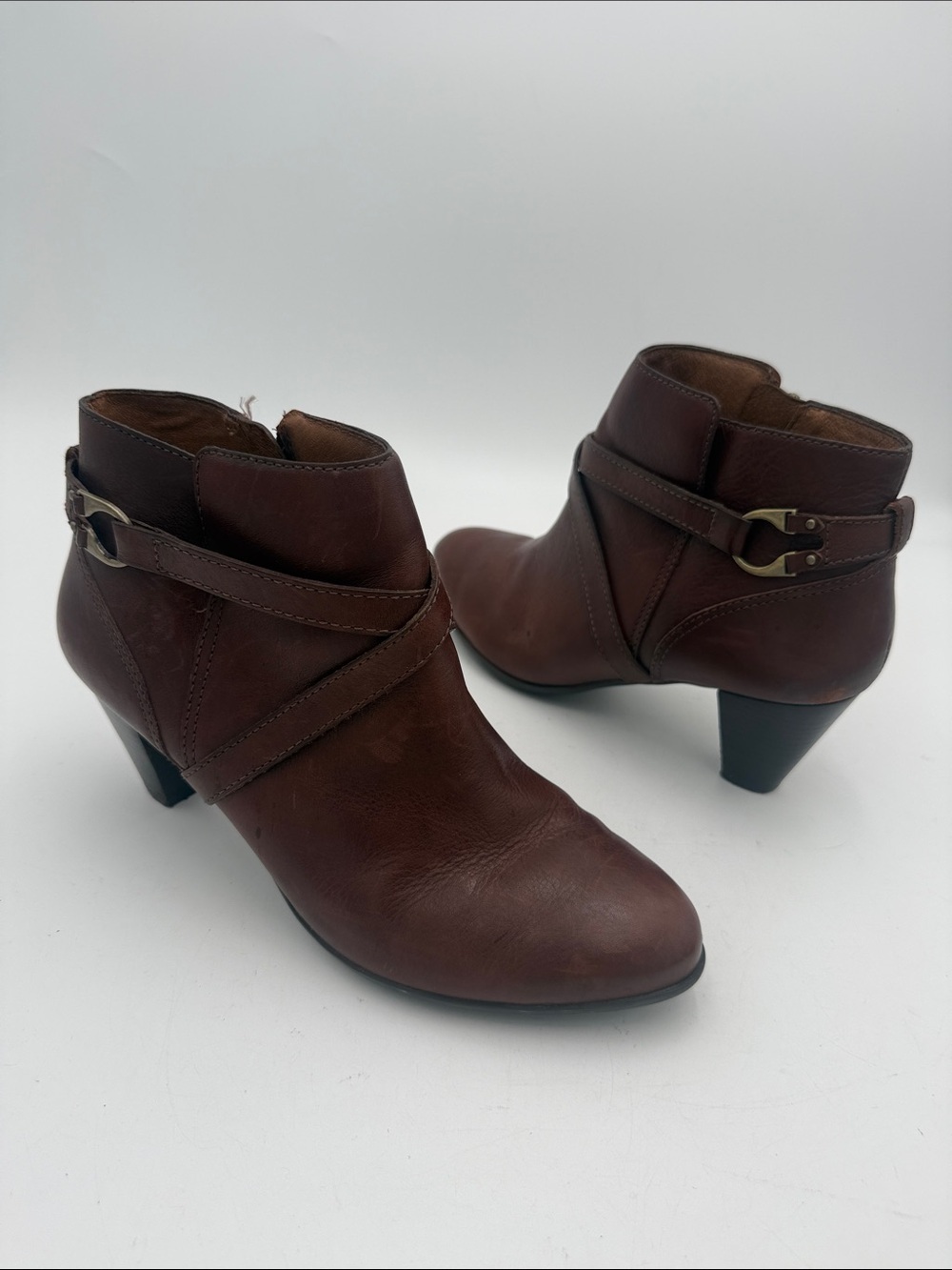 Nurture Women's Brown Leather Ankle Booties 10M Side Zip fall casual office Y2K